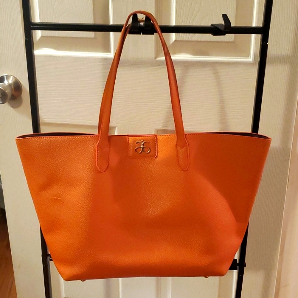Jeanne Lottie Tote Bag With Matching Wristlet